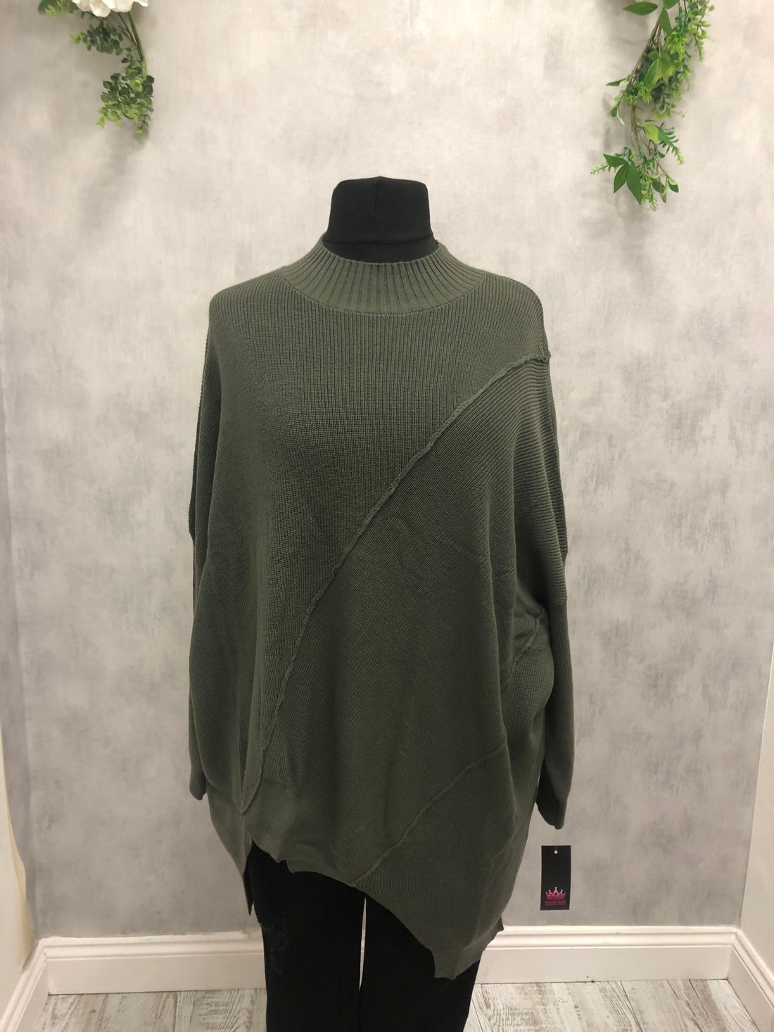 Fan Neck Rib Jumper