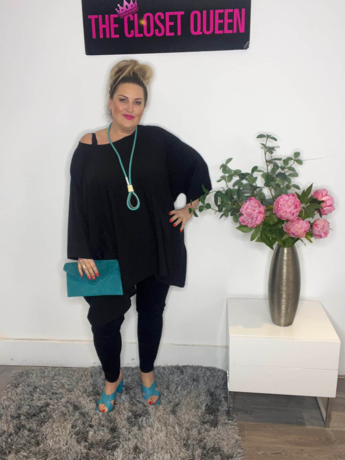 QUEENIE JEANS PLAIN BLACK