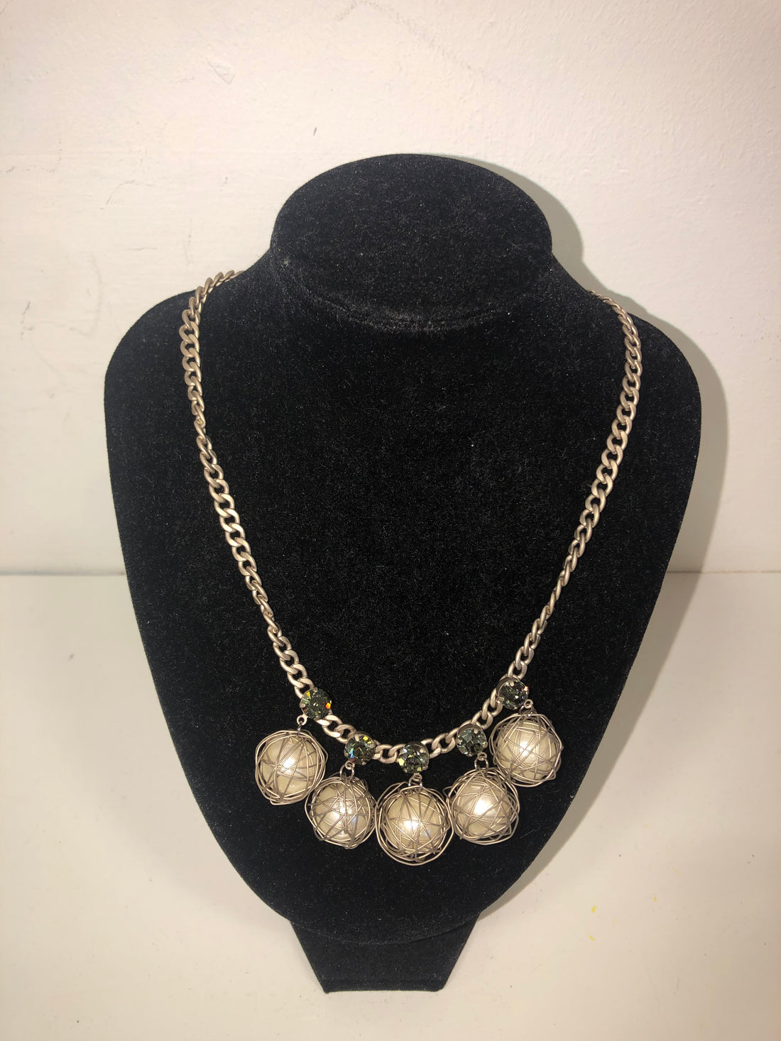 Wire Effect Ball Necklace