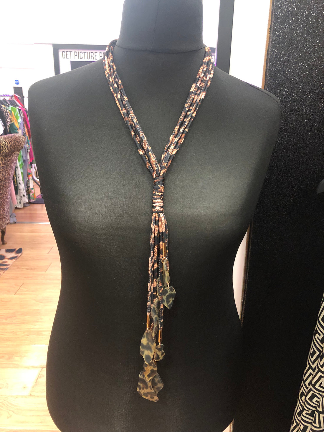 Bounce leopard necklace