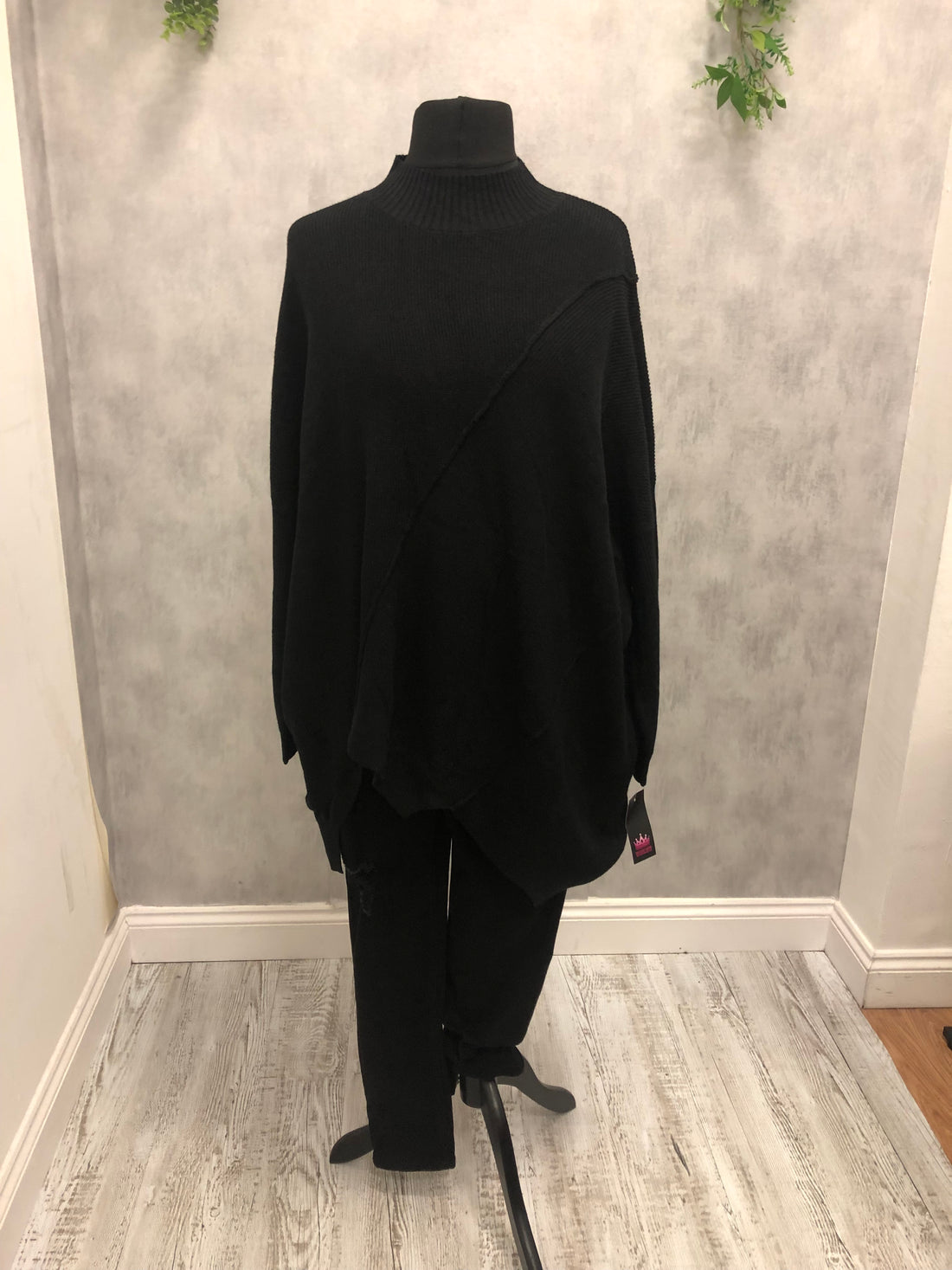 Fan Neck Rib Jumper