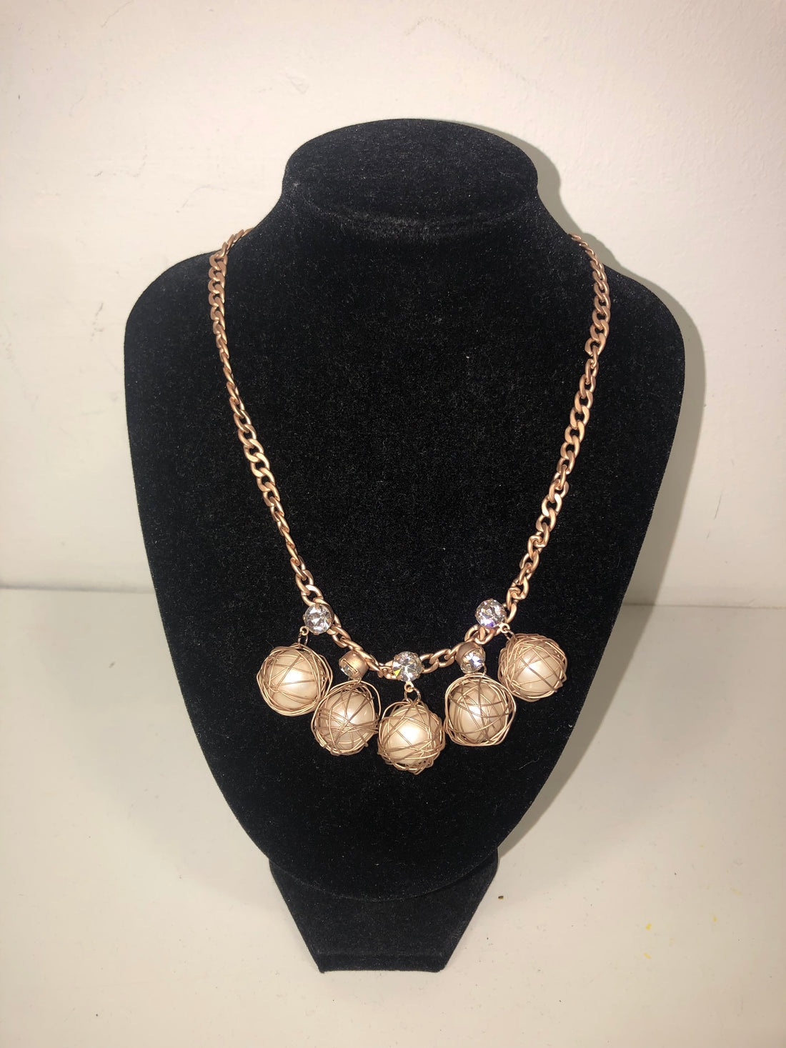 Wire Effect Ball Necklace