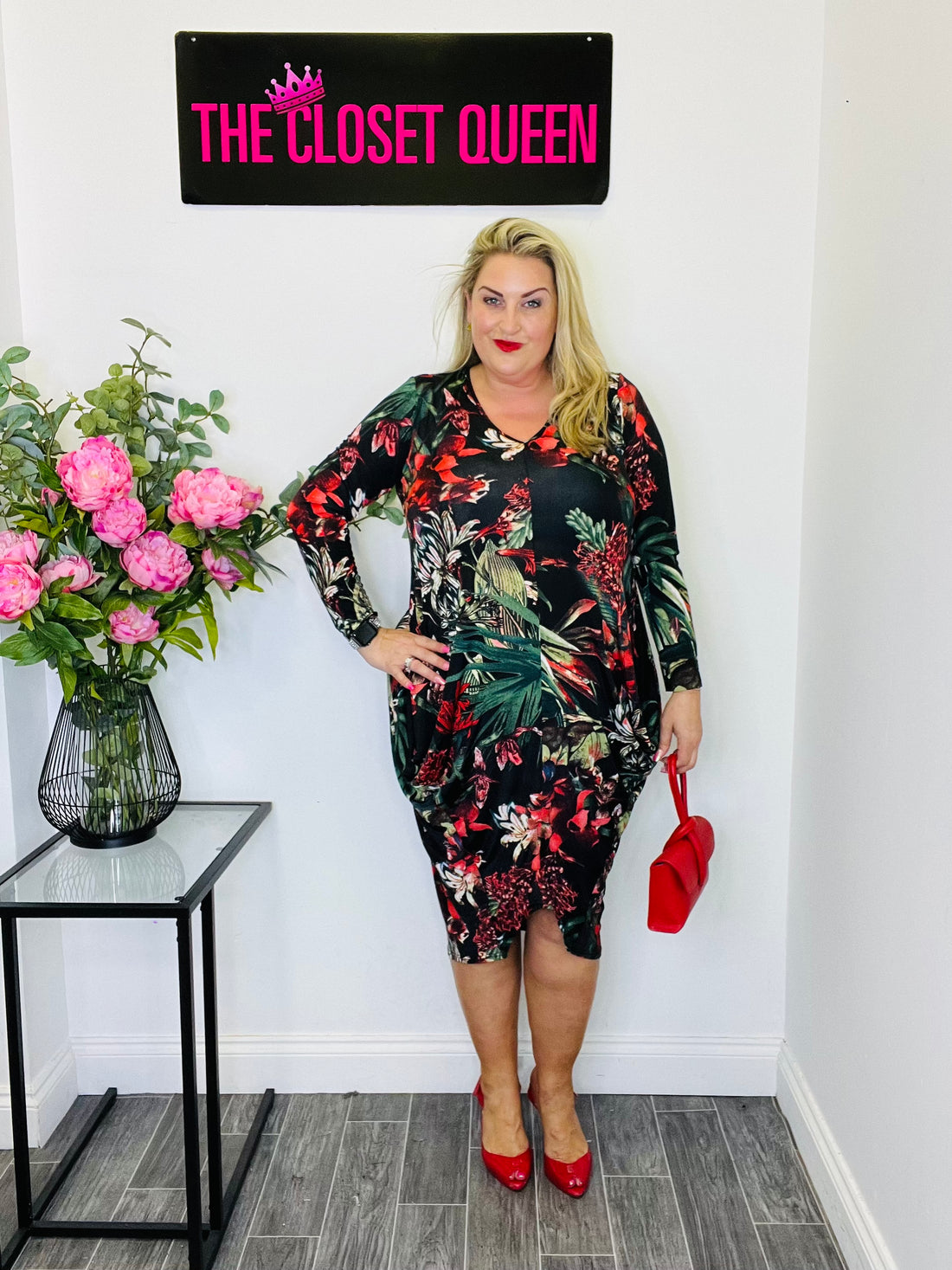 Tulip_dress premium covent print_plus-size_curve_knee_length long sleeve v-neck black floral