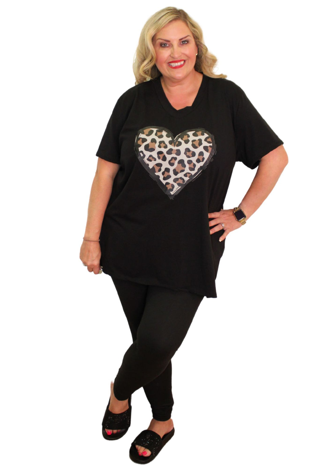Dee T-Shirt V Neck Leopard Heart Print