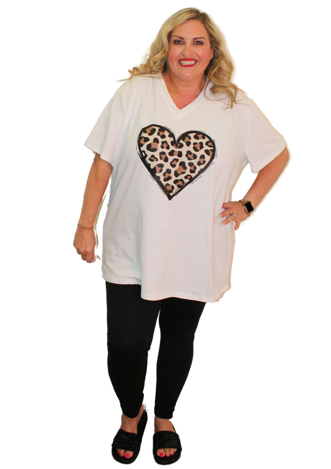 Dee T-Shirt V Neck Leopard Heart Print