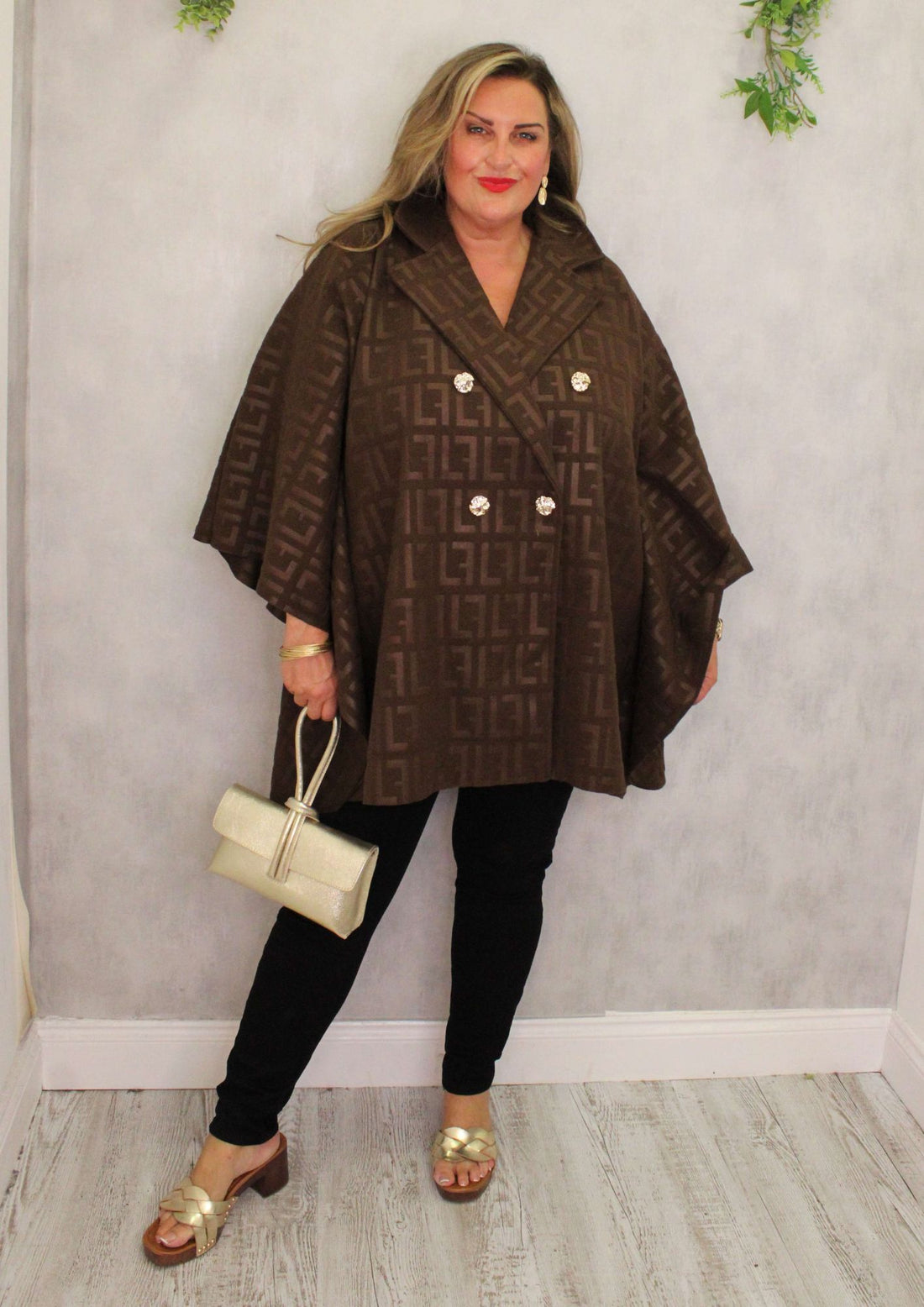 Endi Cape Coat