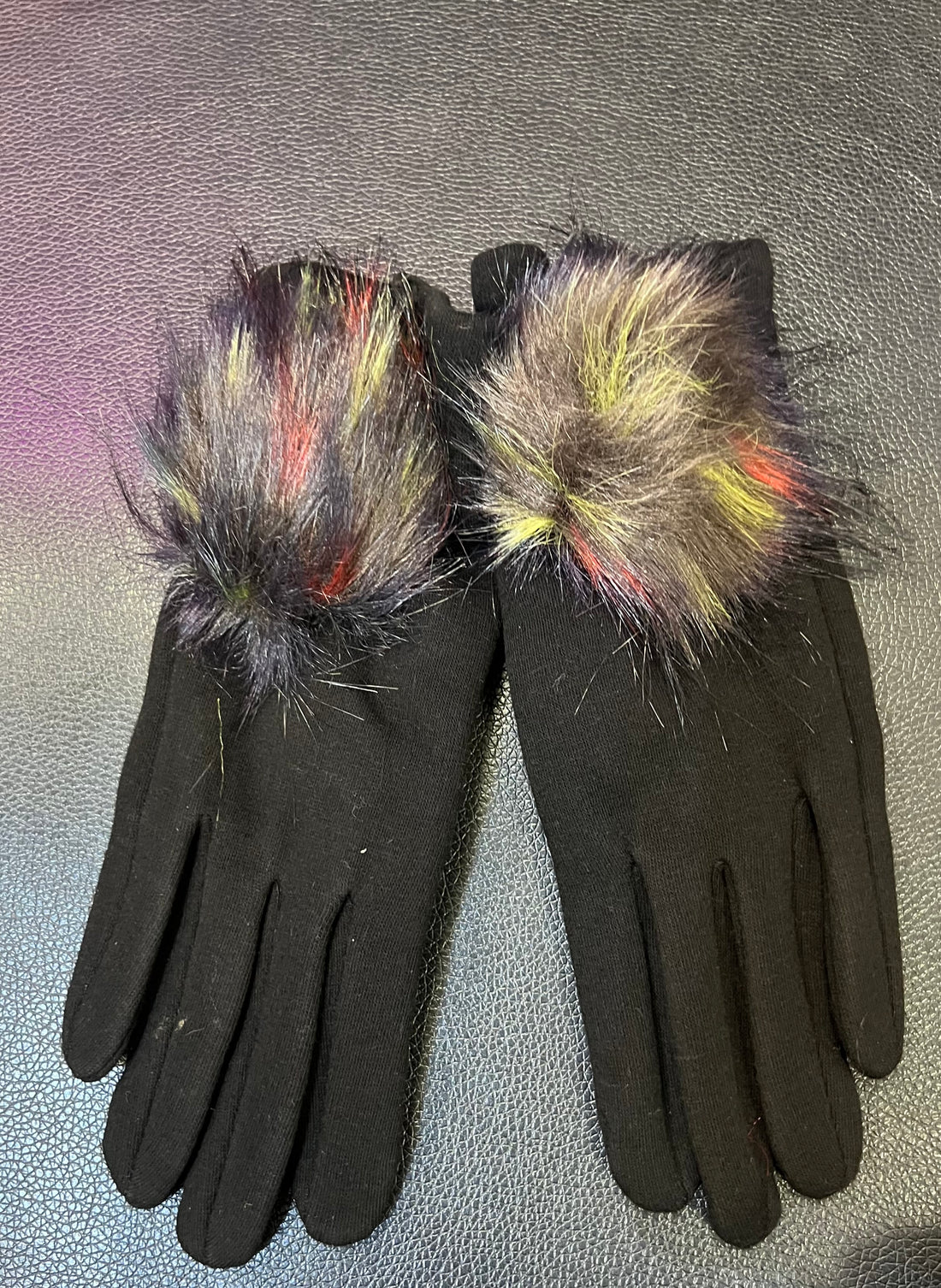 Pom Pom Gloves