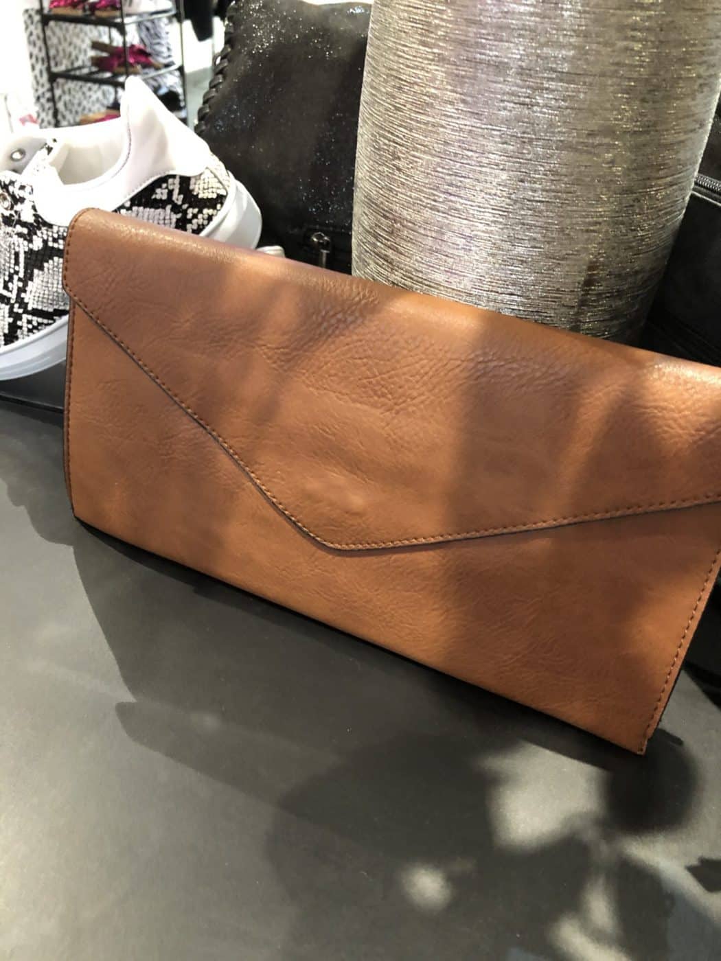 Mk shop envelope clutch