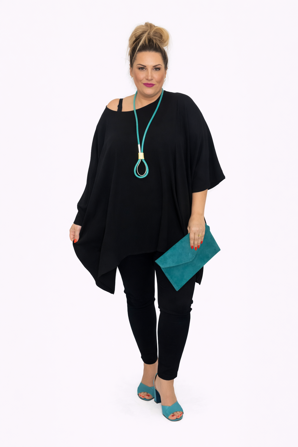 QUEENIE JEANS PLAIN BLACK