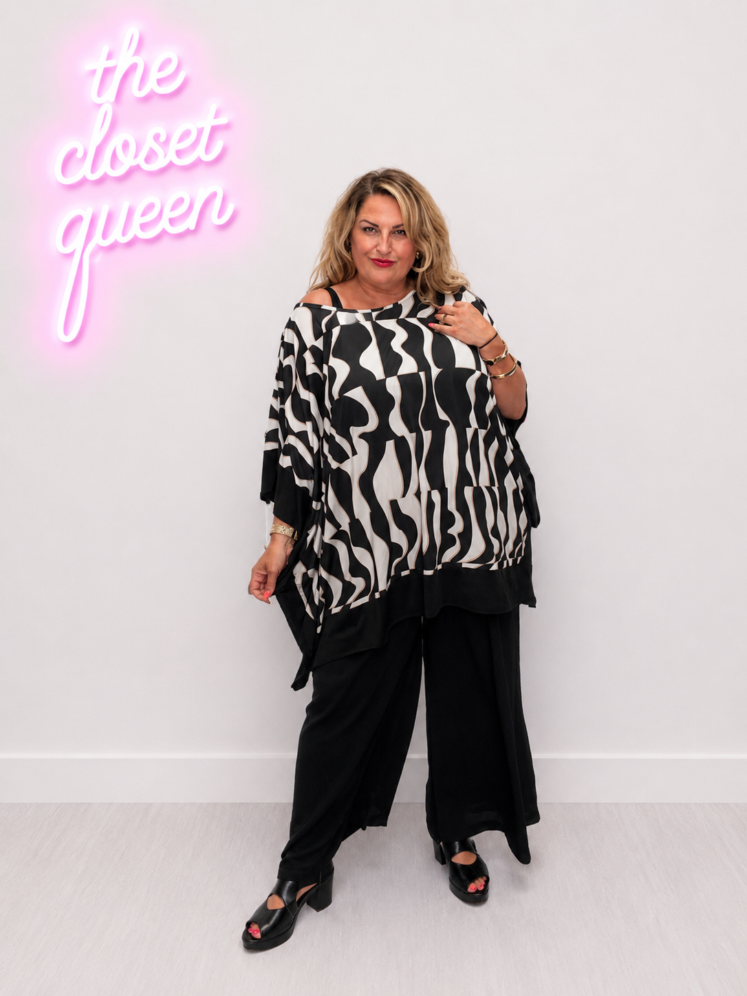 Trim Drape Top Hall Print