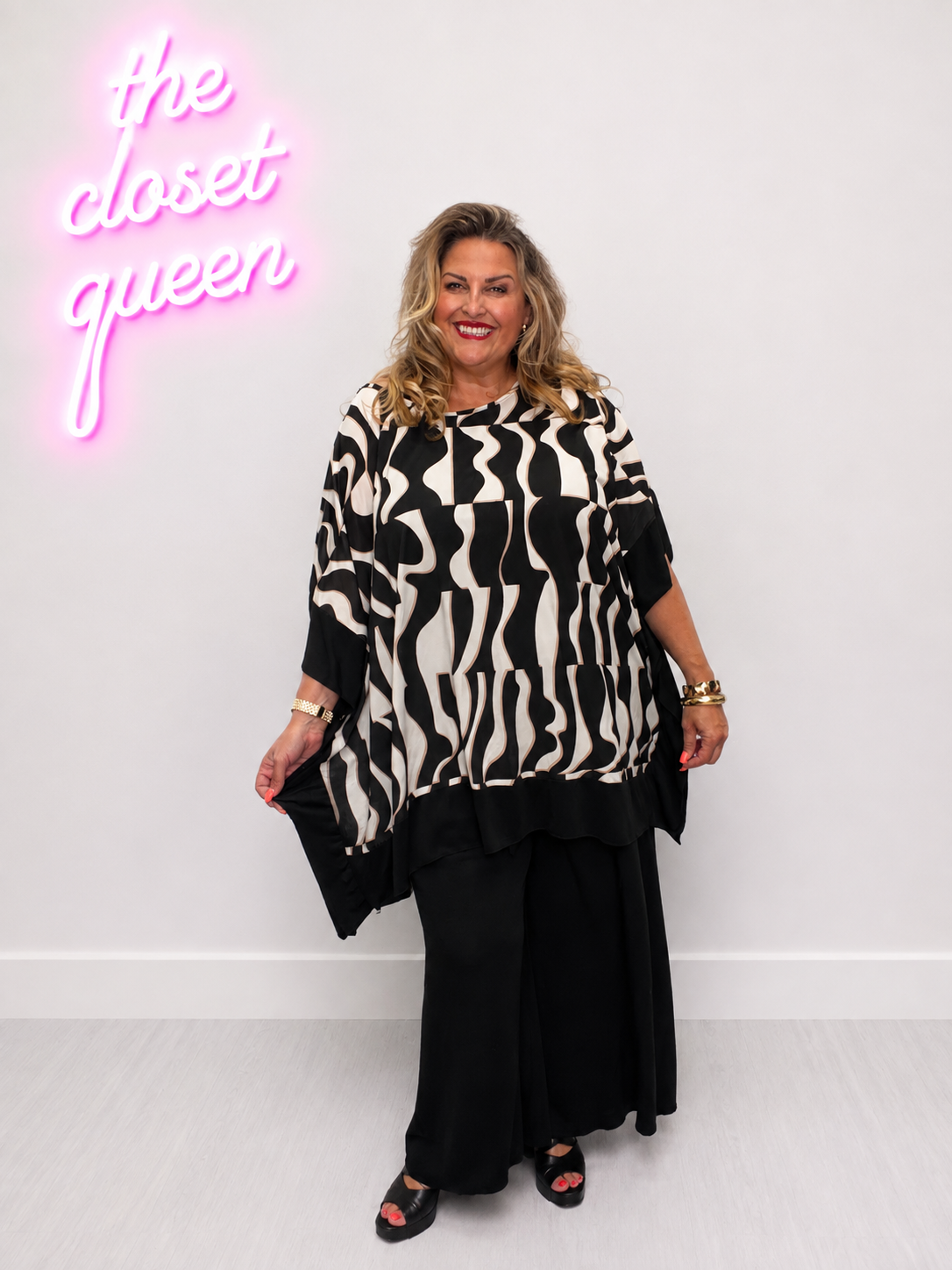 Trim Drape Top Hall Print
