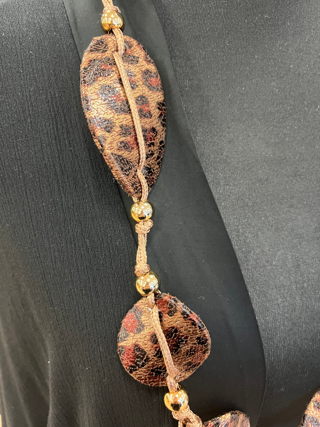 Leaf Disc Leopard Necklace