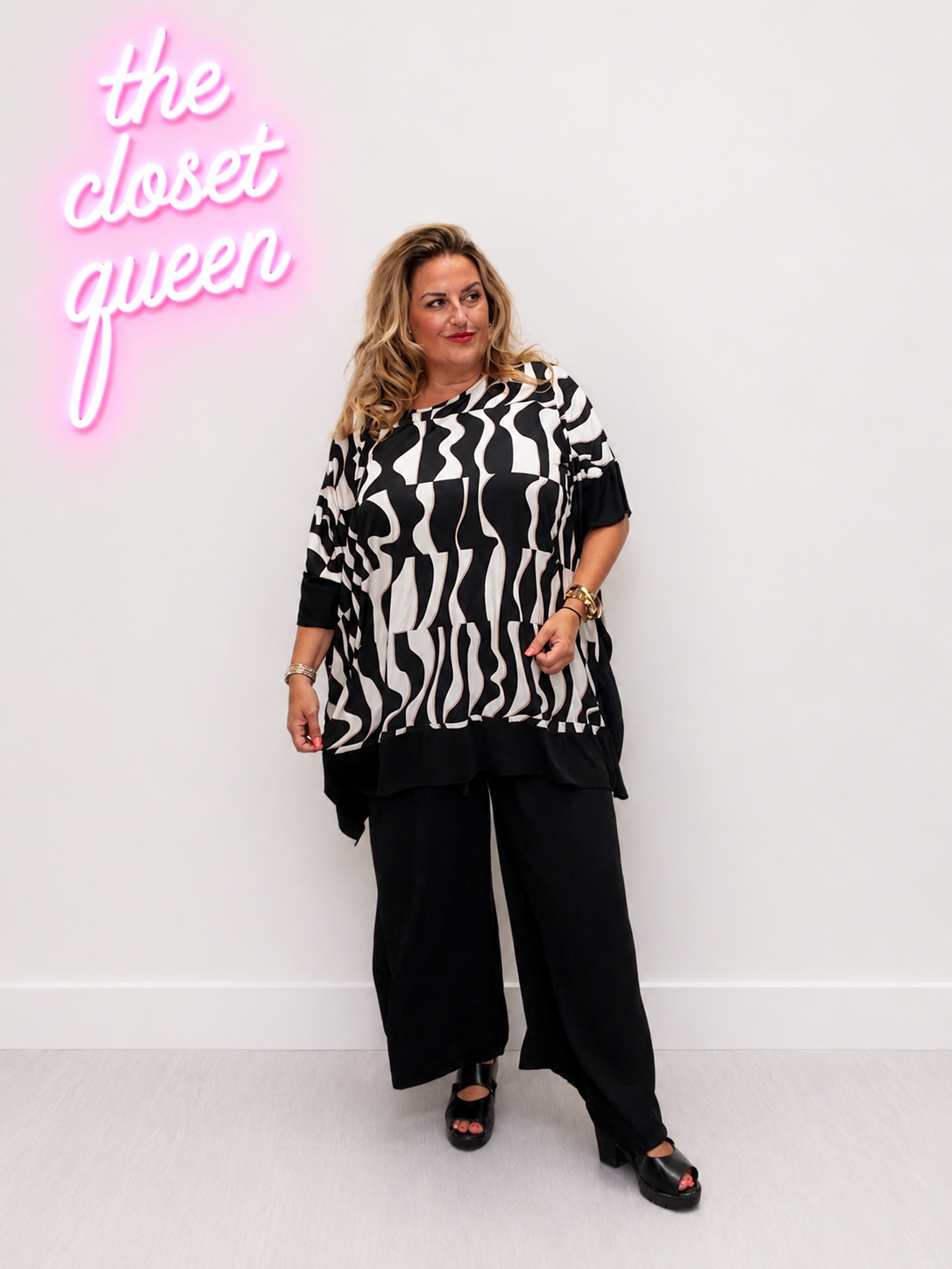 Trim Drape Top Hall Print