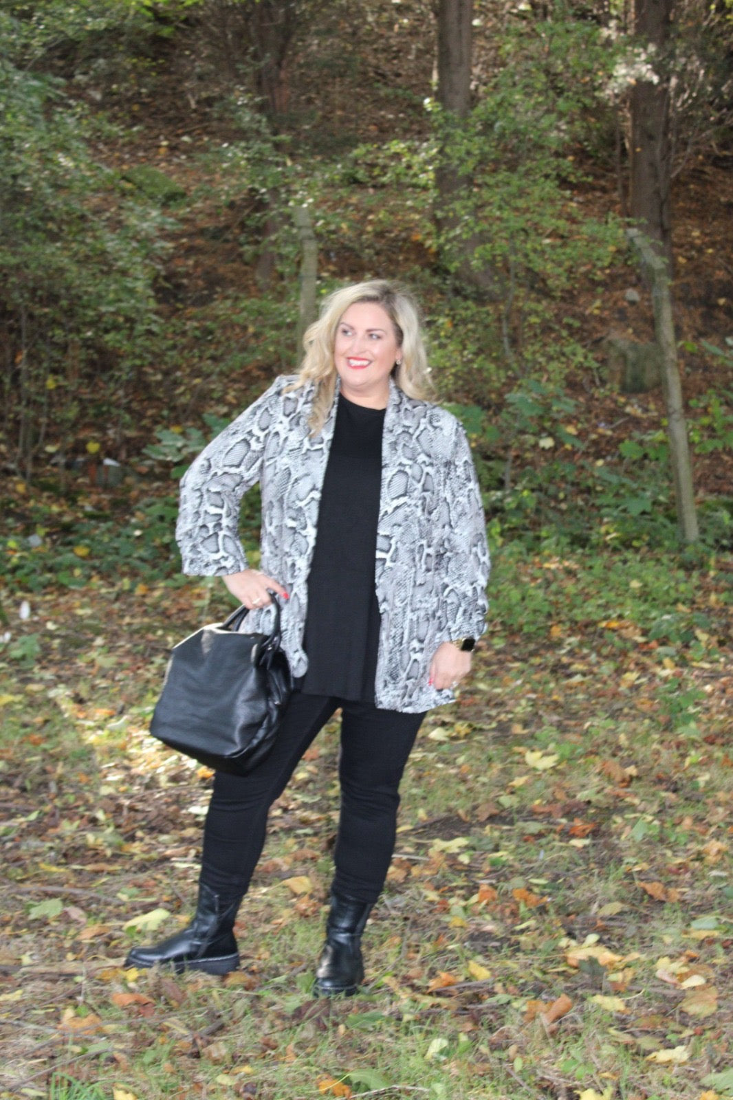 tuck sleeve blazer snake print plus size black jeans